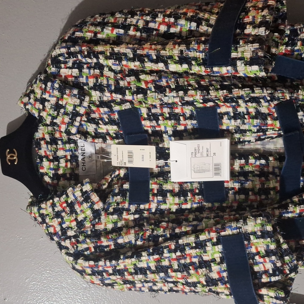 Chanel jacket with Chanel shorts cotton Tweed, size 38 color navy, green, red.